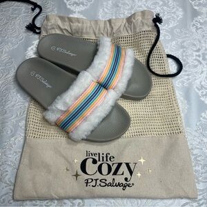 PJ Salvage Fuzzy Feet Striped Faix Fur Slides In Ivory Size Small 5/6 NWT